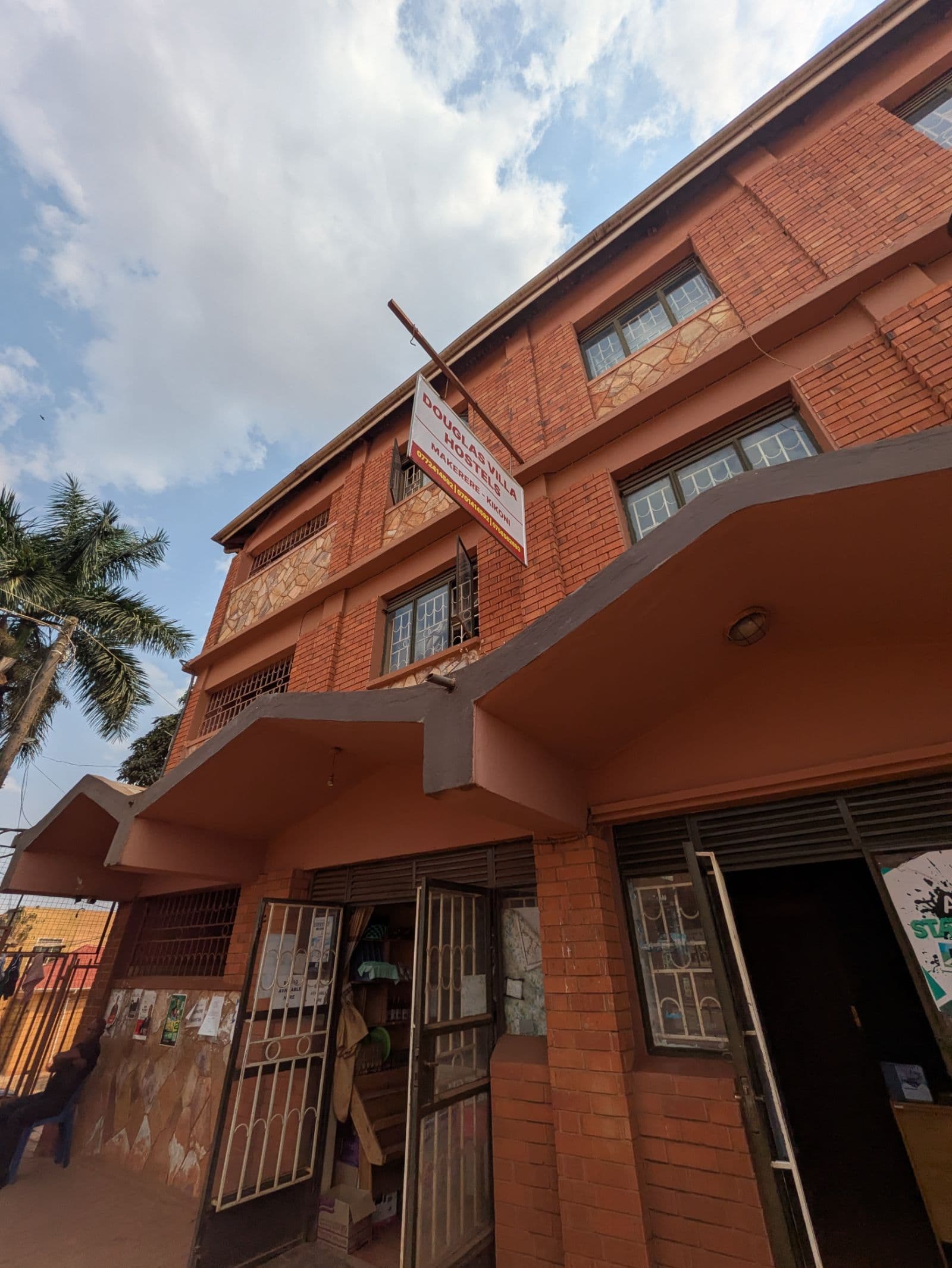 Douglas Villa Hostel